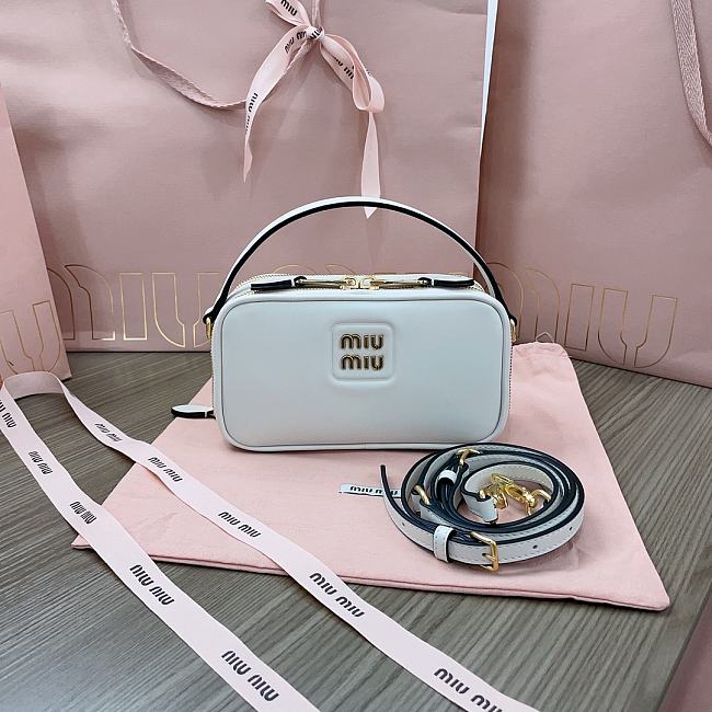 Miu Miu Pillow Bowling Bag White Size 18x9x6cm - 1