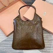 MiuMiu Palisander lvy Naplak Patent Leather Brown Size 35x40cm - 2