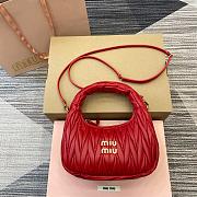 Miumiu Wander Matelasse Red Size 23x13x7cm - 1