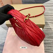 Miumiu Wander Matelasse Red Size 23x13x7cm - 5
