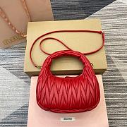 Miumiu Wander Matelasse Red Size 23x13x7cm - 2