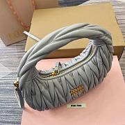 Miumiu Wander Matelasse Grey Size 23x13x7cm - 5