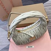 Miumiu Wander Matelasse Grey Size 23x13x7cm - 4