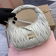 Miumiu Wander Matelasse Grey Size 23x13x7cm - 3