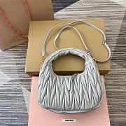Miumiu Wander Matelasse Grey Size 23x13x7cm - 2