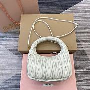 Miumiu Wander Matelasse White Size 23x13x7cm - 2