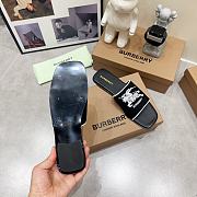 Burberry Label Slide White Black - 3