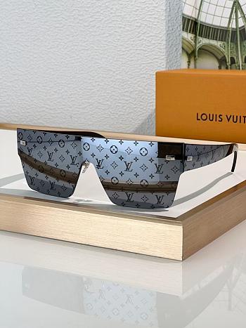 Louis Vuitton Sunglasses  Z 2205-01