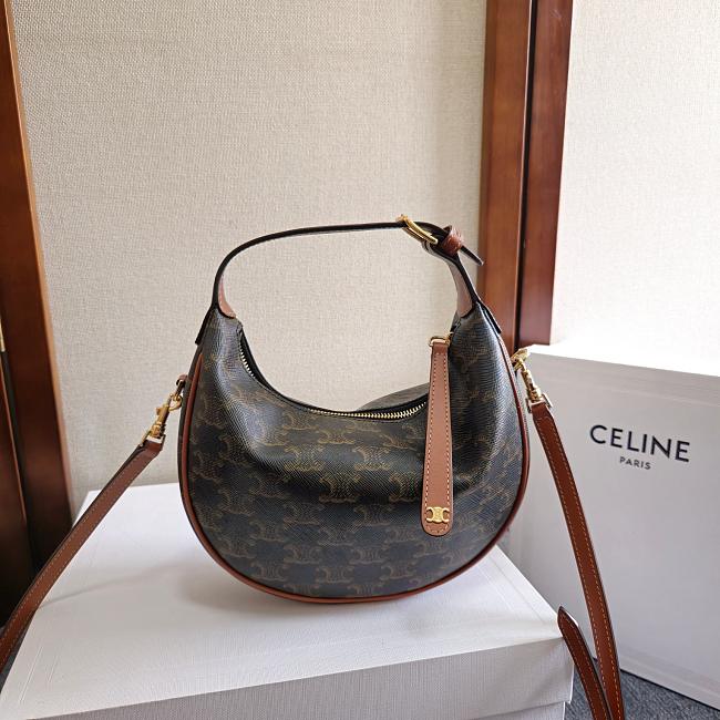Celine Lulu In Supple Grained Calfskin Pattern Size 21x24x5cm - 1