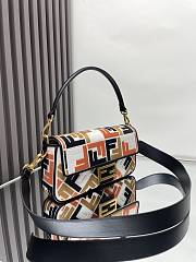 Fendi Super Premium Crossbody Bag 26x13x6CM - 3