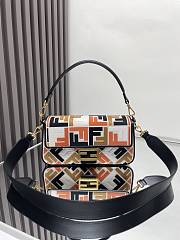 Fendi Super Premium Crossbody Bag 26x13x6CM - 2