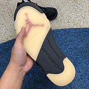 Air Jordan 5 Retro Gore-Tex Off Noir DRO092-001 - 4