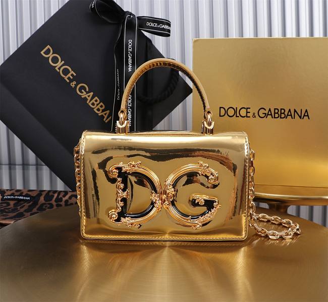 Dolce & Gabbana Gold Grained Bag Size 18x10x5CM - 1