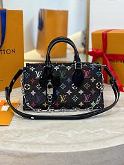 LV x ONTHEGO EAST WEST CHAIN BLACK Size 25x13x10CM - 1