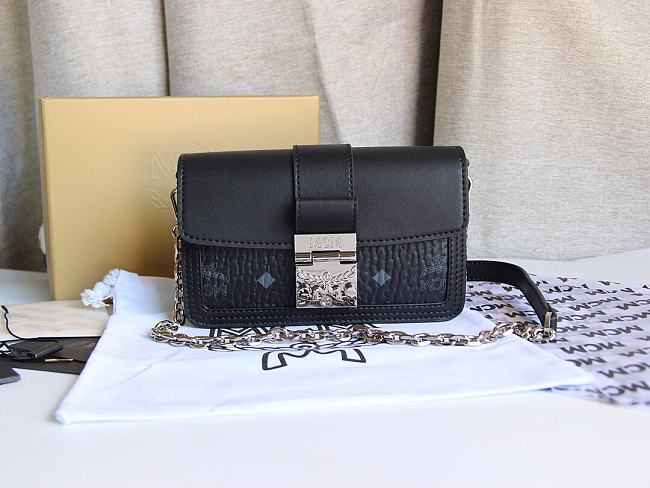 MCM Black Bag 36123119 Size 18x5x11cm - 1