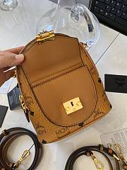 MCM Brown Bag 39123125 Size 21x17x9CM - 5