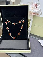 Van Cleef & Arpels 10 Flower Black Agate Necklace 01 - 1