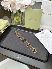 Van Cleef & Arpels 10 Flower Black Agate Necklace 01 - 6