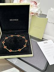 Van Cleef & Arpels 10 Flower Black Agate Necklace 01 - 3