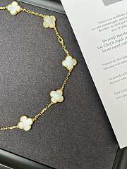 Van Cleef & Arpels 10 Flower Black Agate Necklace 02 - 4