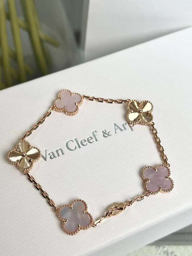Van Cleef & Arpels Pink 5 Flowered Bracelet - 1