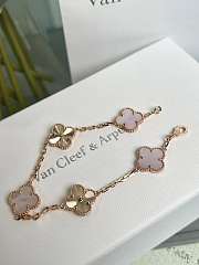 Van Cleef & Arpels Pink 5 Flowered Bracelet - 3