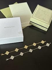 Van Cleef & Arpels Classic 4 Leaf Clover Bracelet 01 - 4