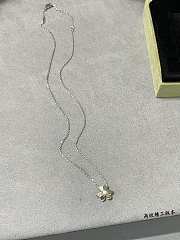 Van Cleef & Arpels Mini Light Gold Clover Necklace 02 - 1