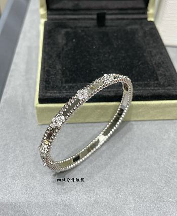 Van Cleef & Arpels Perlée Sweet Clovers Bracelet Silver