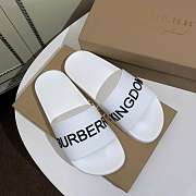 Burberry White Rubber Kingdom Motif Pool Slides - 6