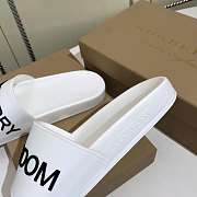 Burberry White Rubber Kingdom Motif Pool Slides - 5