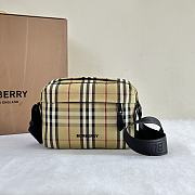 Burberry Bucket Bag Size 22x6x16CM - 2