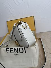 Fendi Baguette Cuoio Romano White Leather Size 27x6x15cm - 4