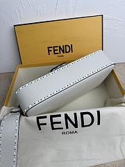 Fendi Baguette Cuoio Romano White Leather Size 27x6x15cm - 2