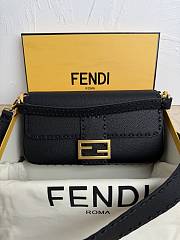 Fendi Baguette Cuoio Romano Black Leather Size 27x6x15cm - 5