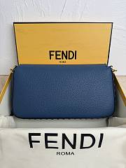 Fendi Baguette Cuoio Romano Blue Leather Size 27x6x15cm - 5