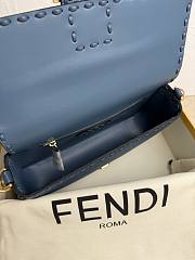Fendi Baguette Cuoio Romano Blue Leather Size 27x6x15cm - 2