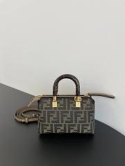 Fendi By The Way Mini Leather Size 20x9x12cm - 3