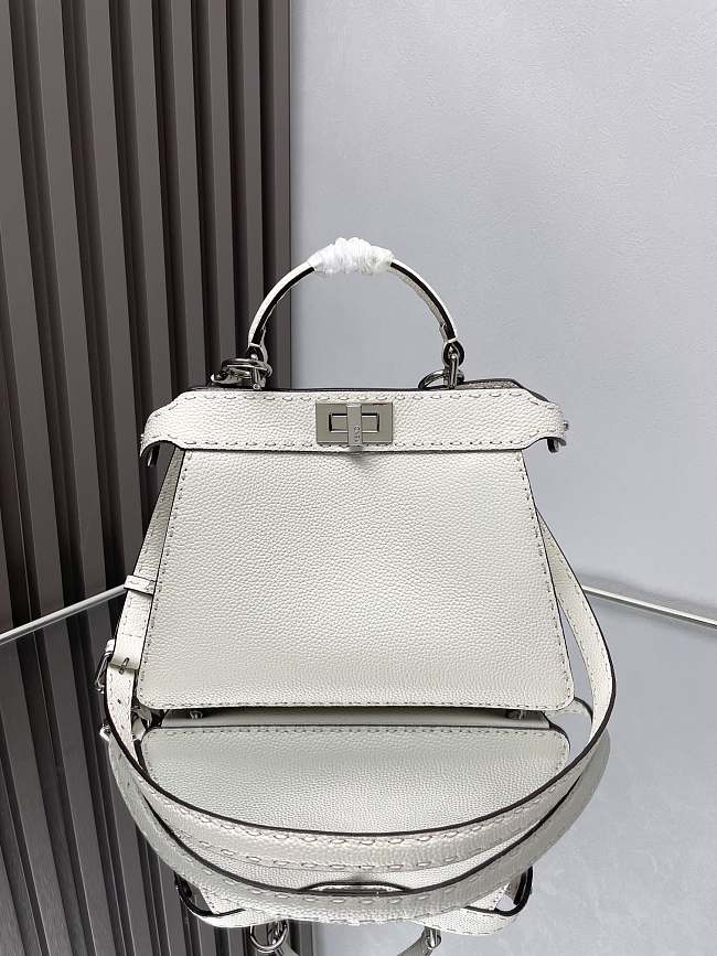 Fendi Peekaboo ISeeU Petite White Bag Size 27x21x11cm - 1