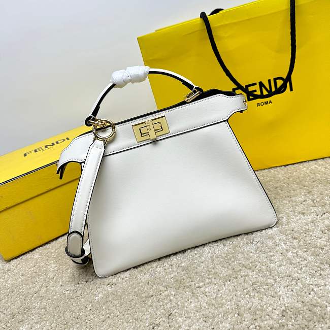 Fendi Peekaboo ISeeU White Bag Size 27x11x21CM - 1
