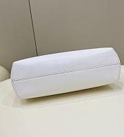 Fendi Pre-Owned First Clutch White Bag Size 23x10x18cm - 5