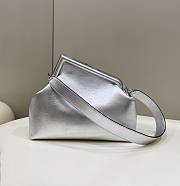 Fendi Pre-Owned First Clutch Silver Bag Size 23x10x18cm - 4