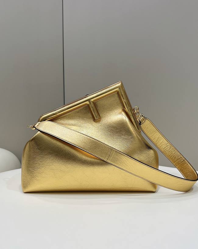 Fendi Pre-Owned First Clutch Gold Bag Size 23x10x18cm - 1