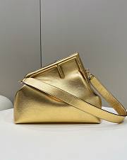 Fendi Pre-Owned First Clutch Gold Bag Size 23x10x18cm - 6