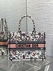 Dior Book White Tote Medium Toile de Jouy 36x27x16CM - 1