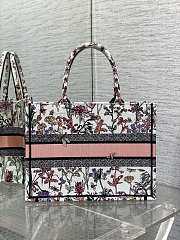 Dior Book White Tote Medium Toile de Jouy 36x27x16CM - 4