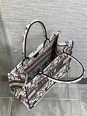 Dior Book White Tote Medium Toile de Jouy 36x27x16CM - 2