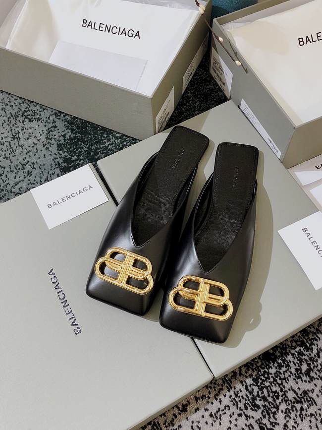 Balenciaga Leather Black Mules D9505 - 1
