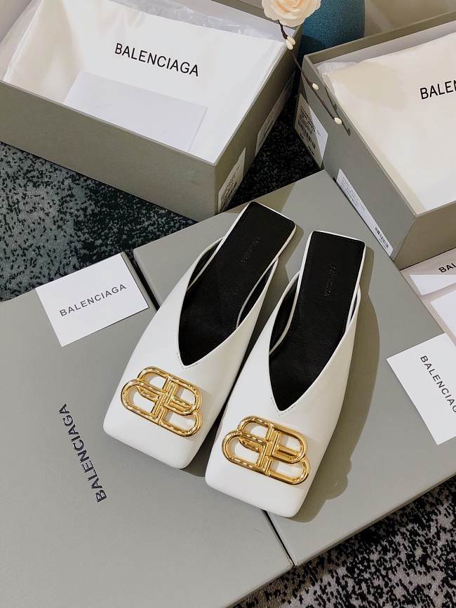 Balenciaga Leather White Mules D9505 - 1