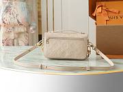LV Pochette Métis East West Creme Bag Size 21x13x6CM - 6